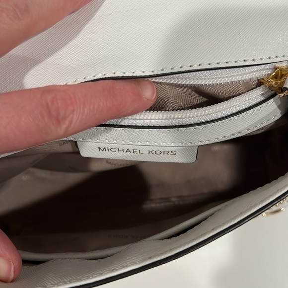 Authentic Michael Kors Ava Crossbody - Picture 9 of 12